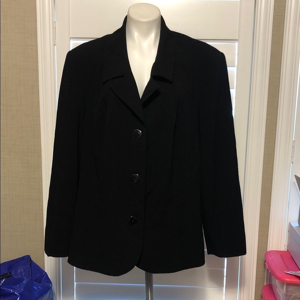 Elegant Black Women's Suit Jacket